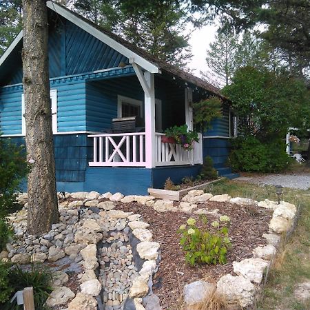 Fairmont Mountain Bungalows Fairmont Hot Springs Exteriör bild