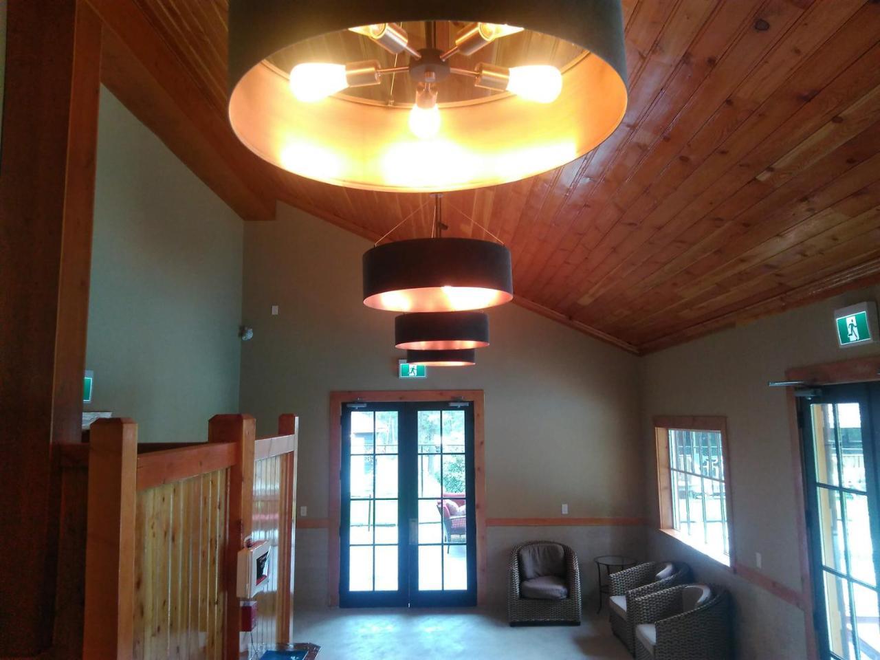 Fairmont Mountain Bungalows Fairmont Hot Springs Exteriör bild